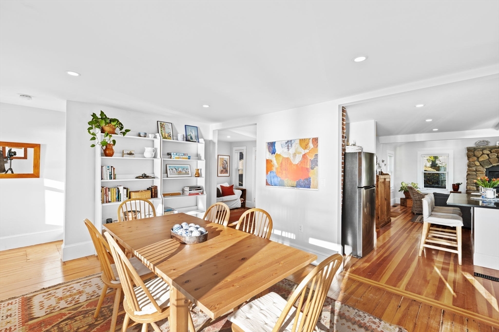 30 Bay St