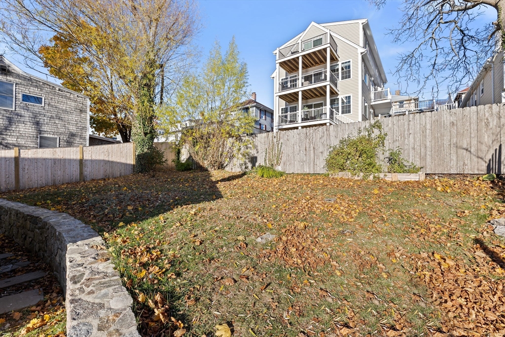 30 Bay St