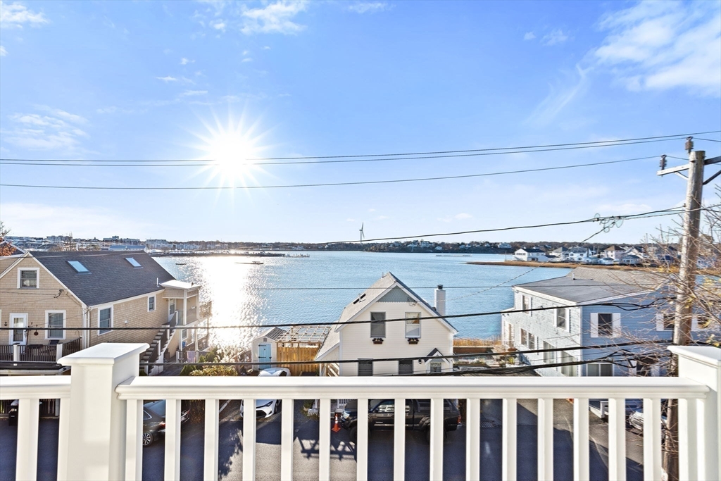 30 Bay St