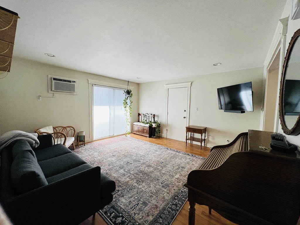 20 Lovett St # 3