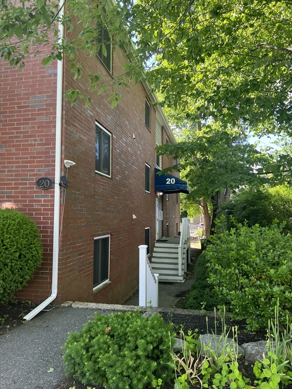 20 Lovett St # 3