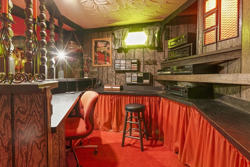 81 Elm St