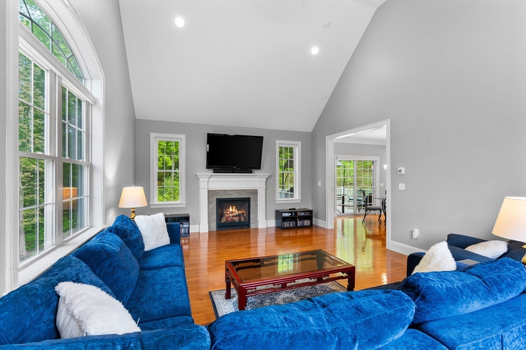 105 Louise Dr