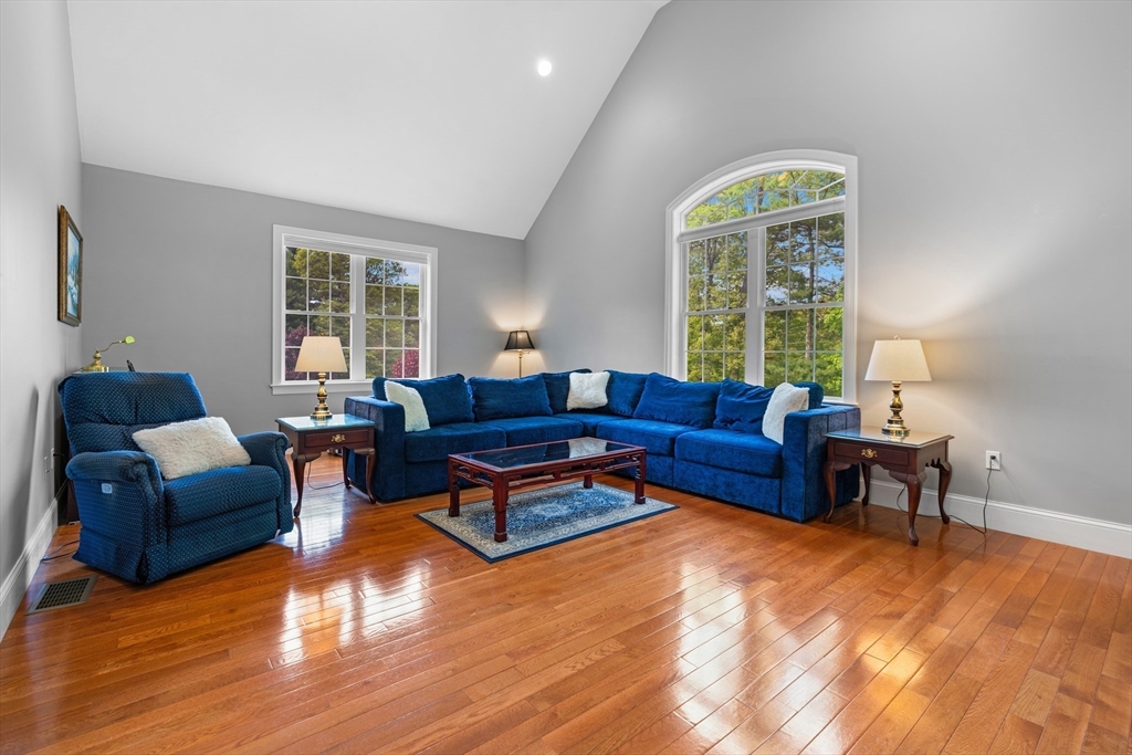105 Louise Dr