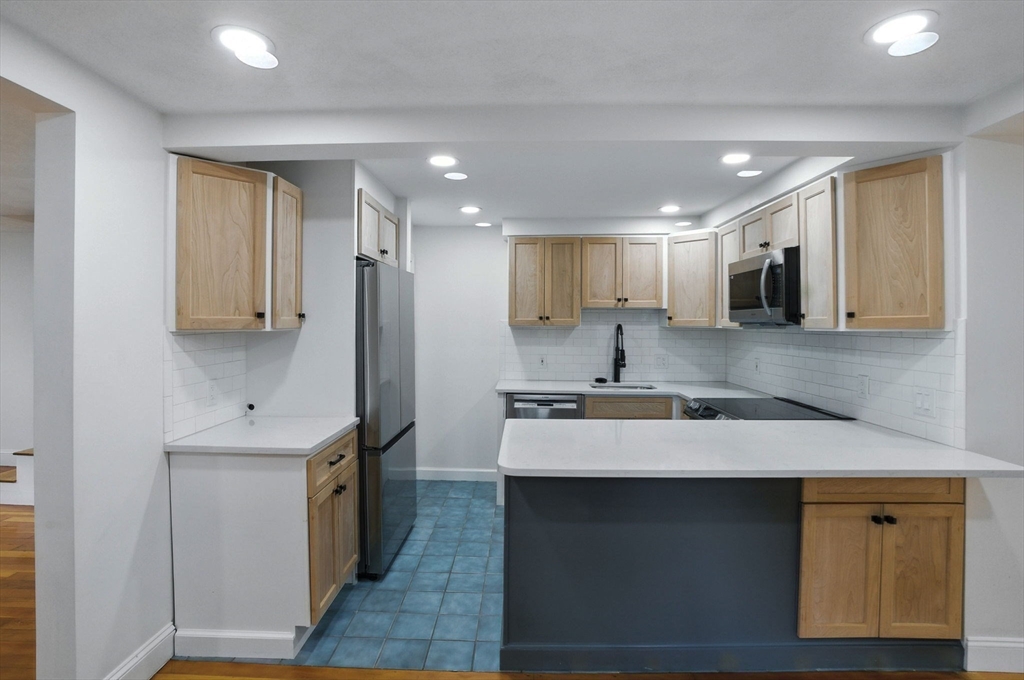 64 Lincoln Ave # 64