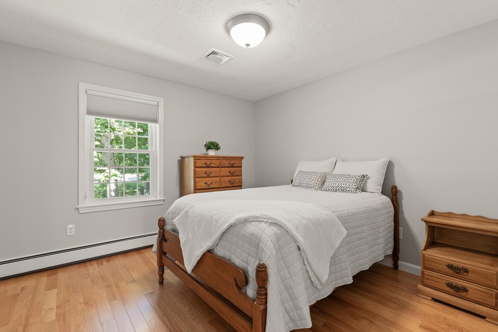 9 Bogastow Circle