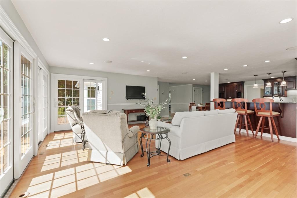 9 Bogastow Circle
