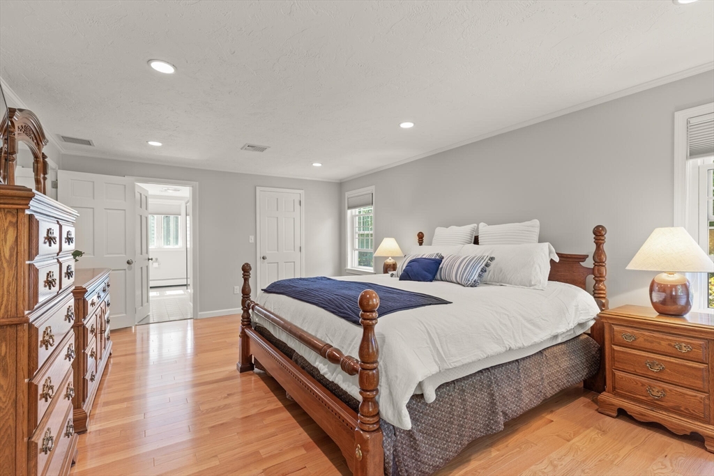 9 Bogastow Circle