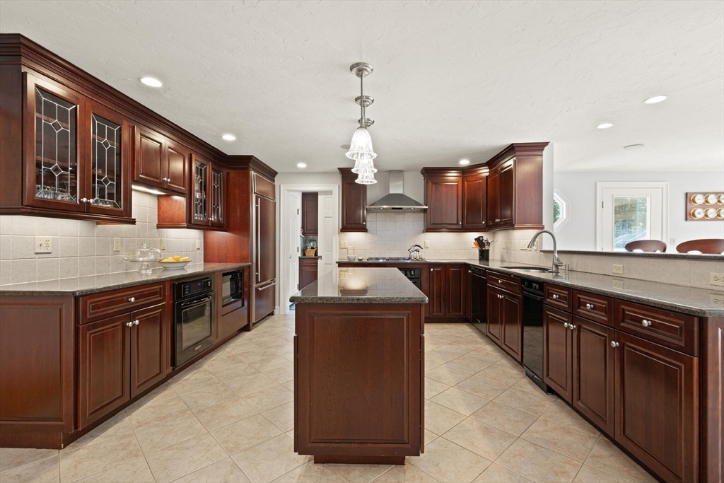 9 Bogastow Circle