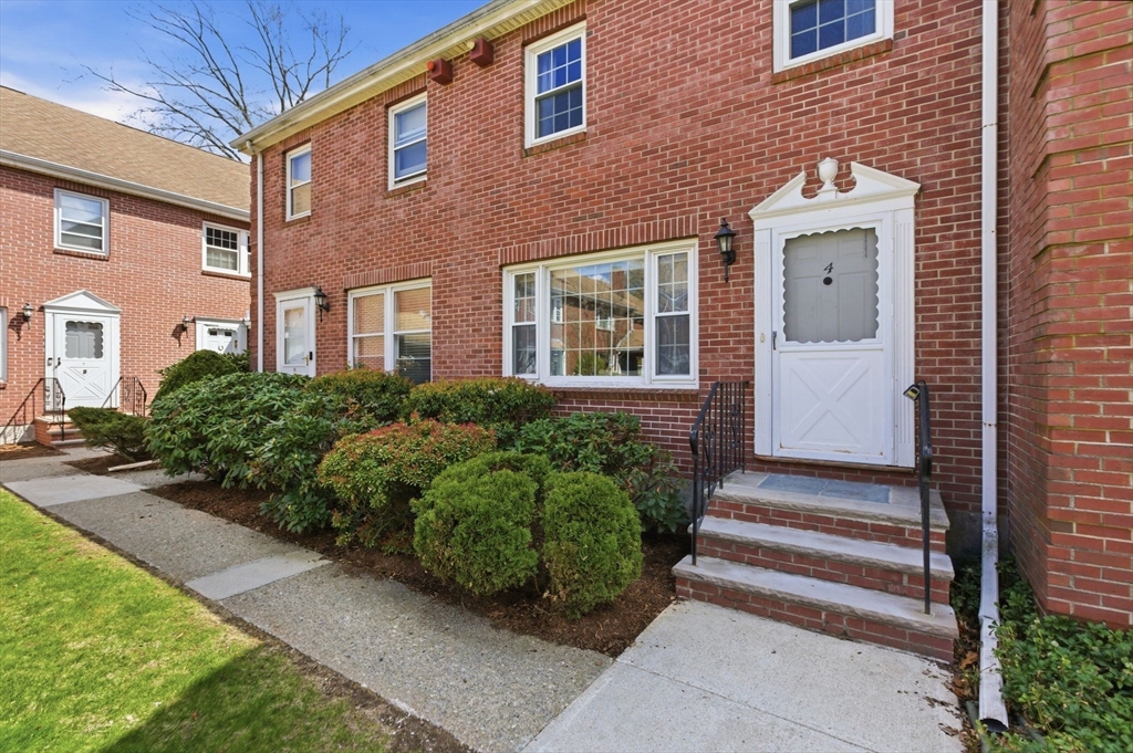 224 Park St # B4