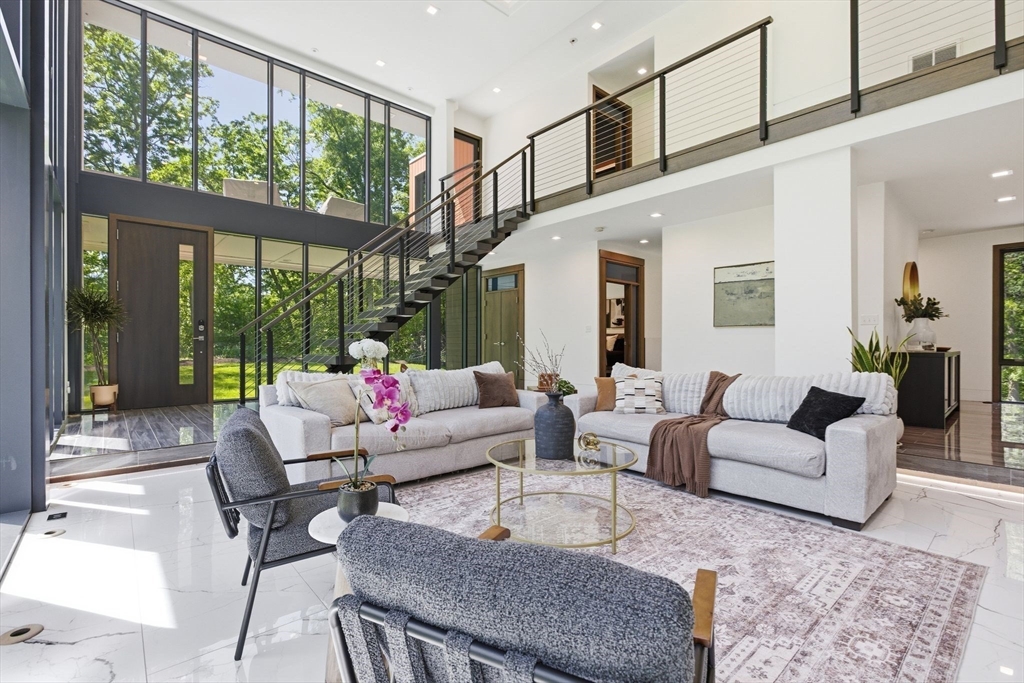 20 Dogwood Ln