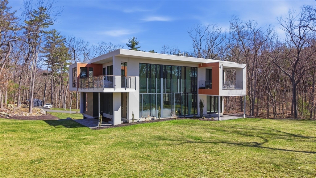 20 Dogwood Ln