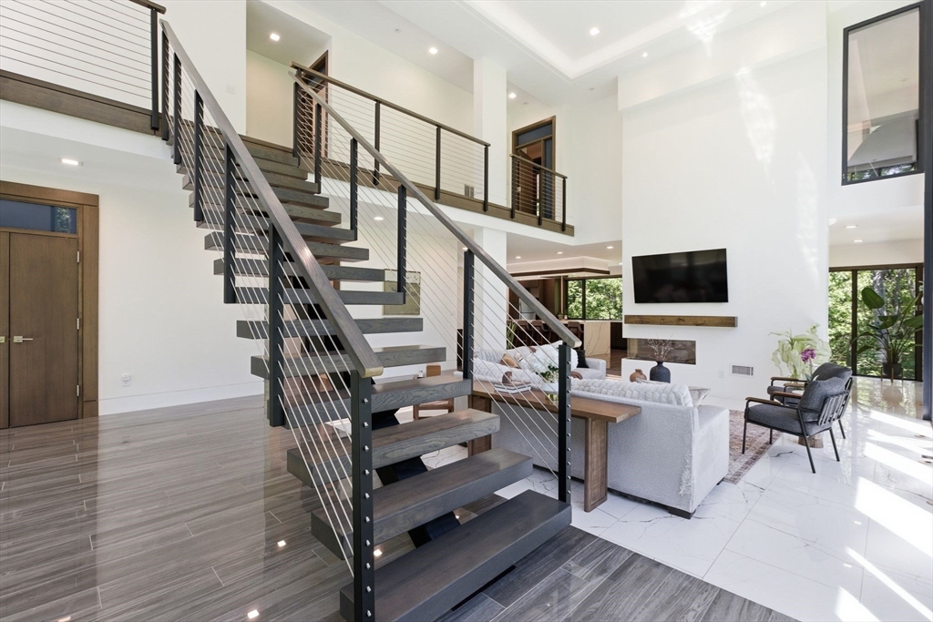 20 Dogwood Ln