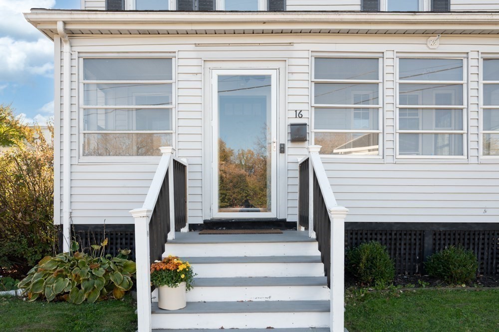 16 Maple Avenue