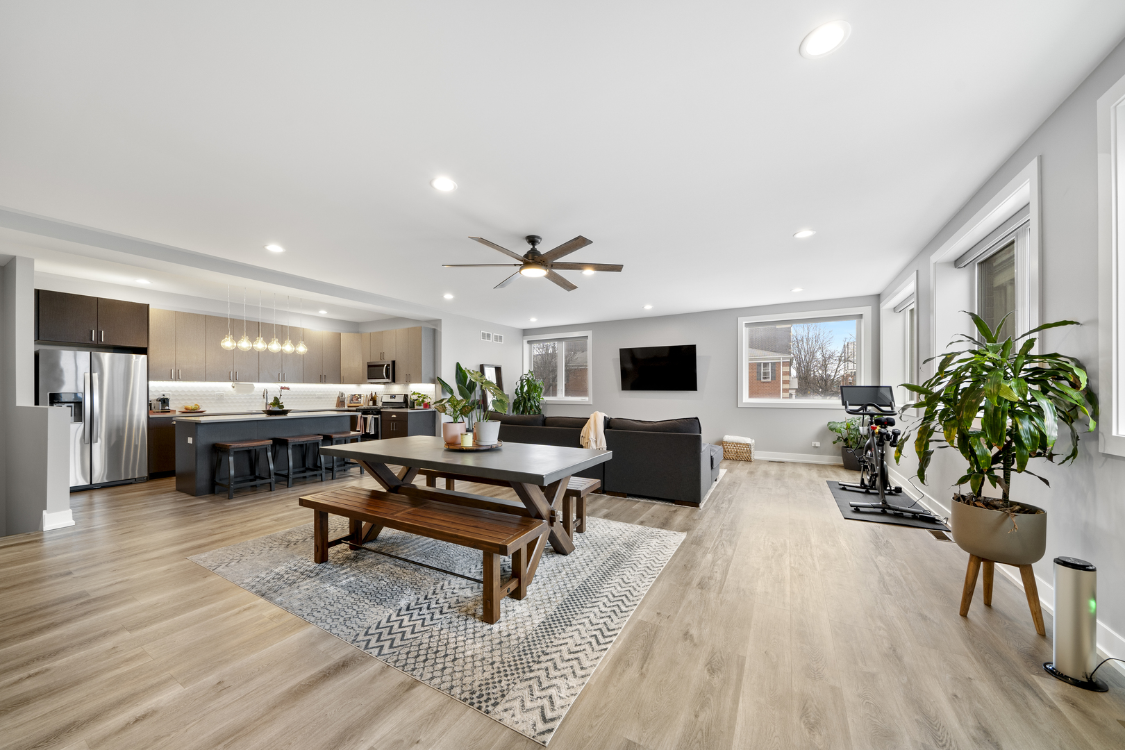 2304 W Jackson Boulevard Unit: 1E
