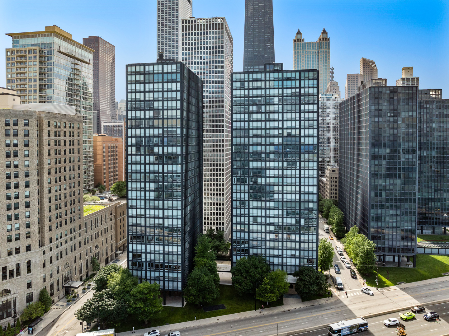 880 N Lake Shore Drive Unit: 12GH