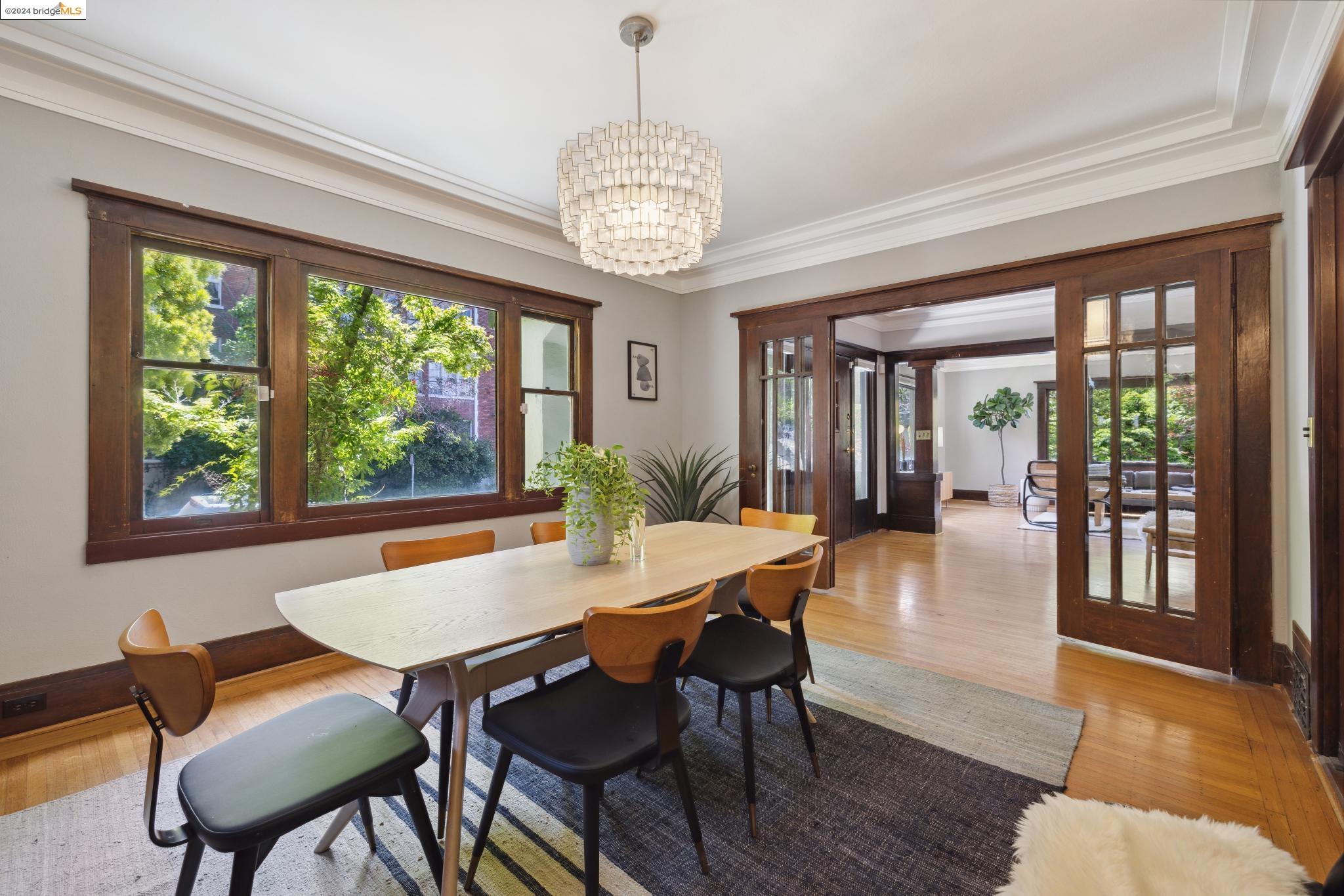 360 Van Buren Ave