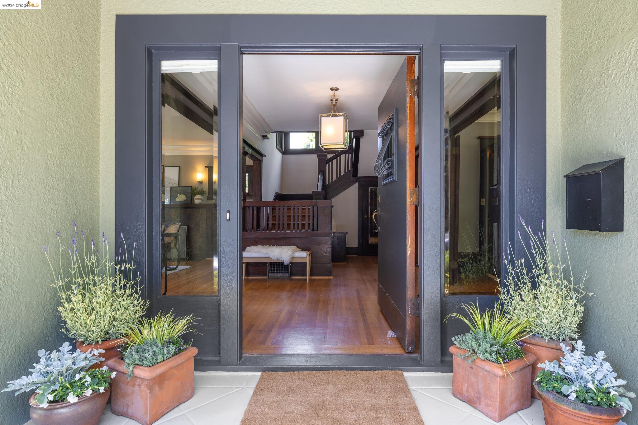360 Van Buren Ave