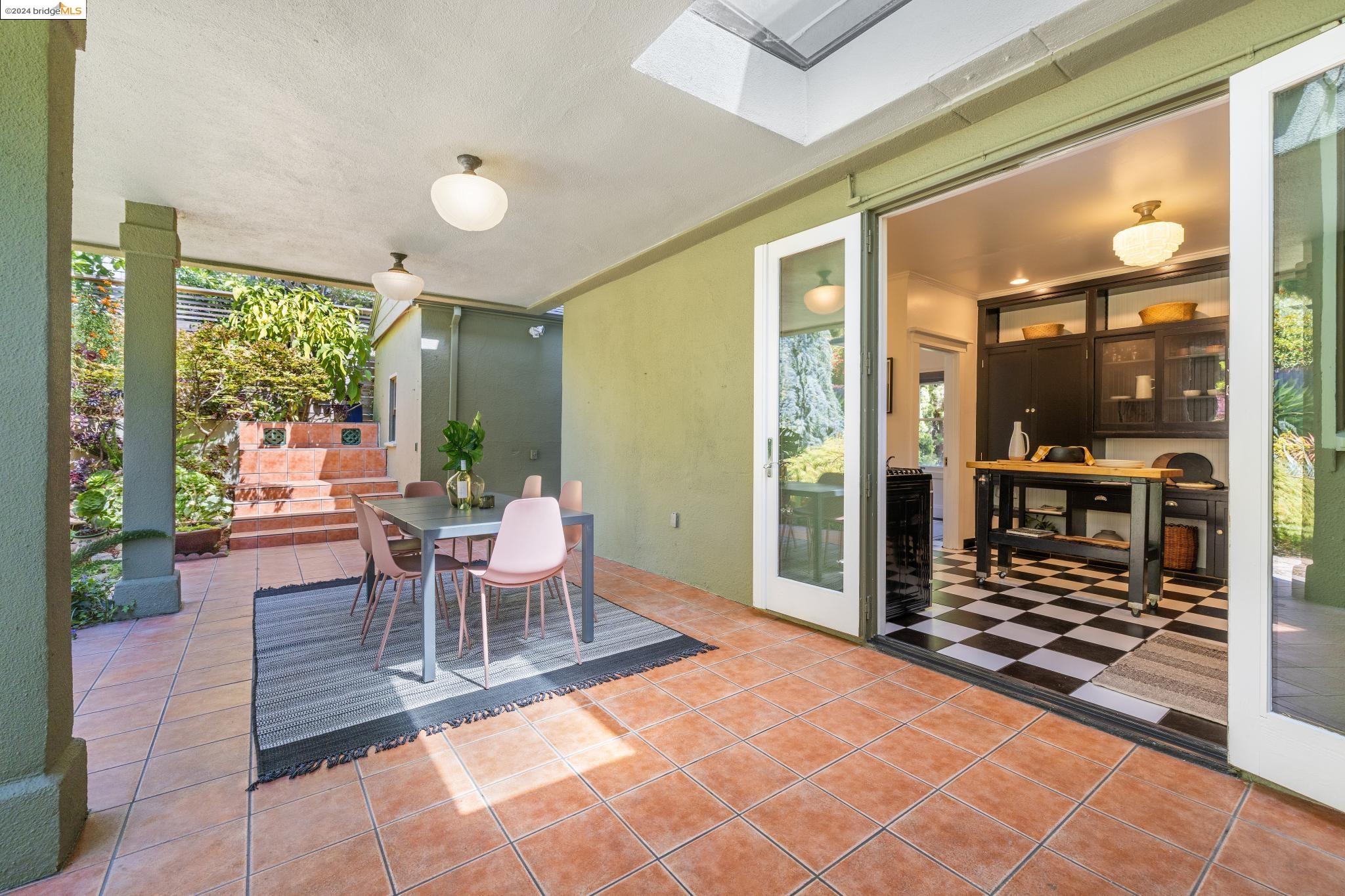 360 Van Buren Ave