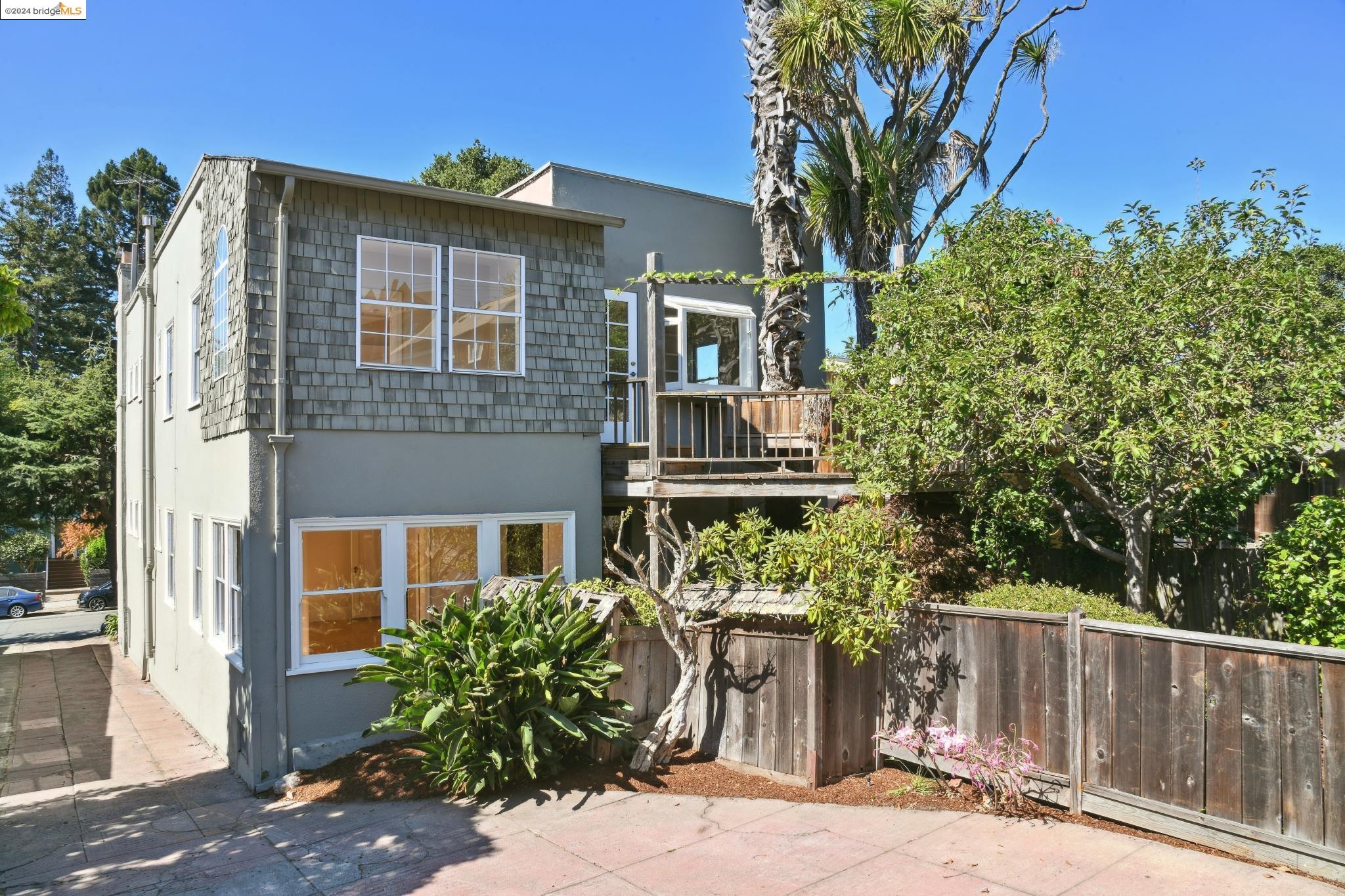 1311 Oxford St