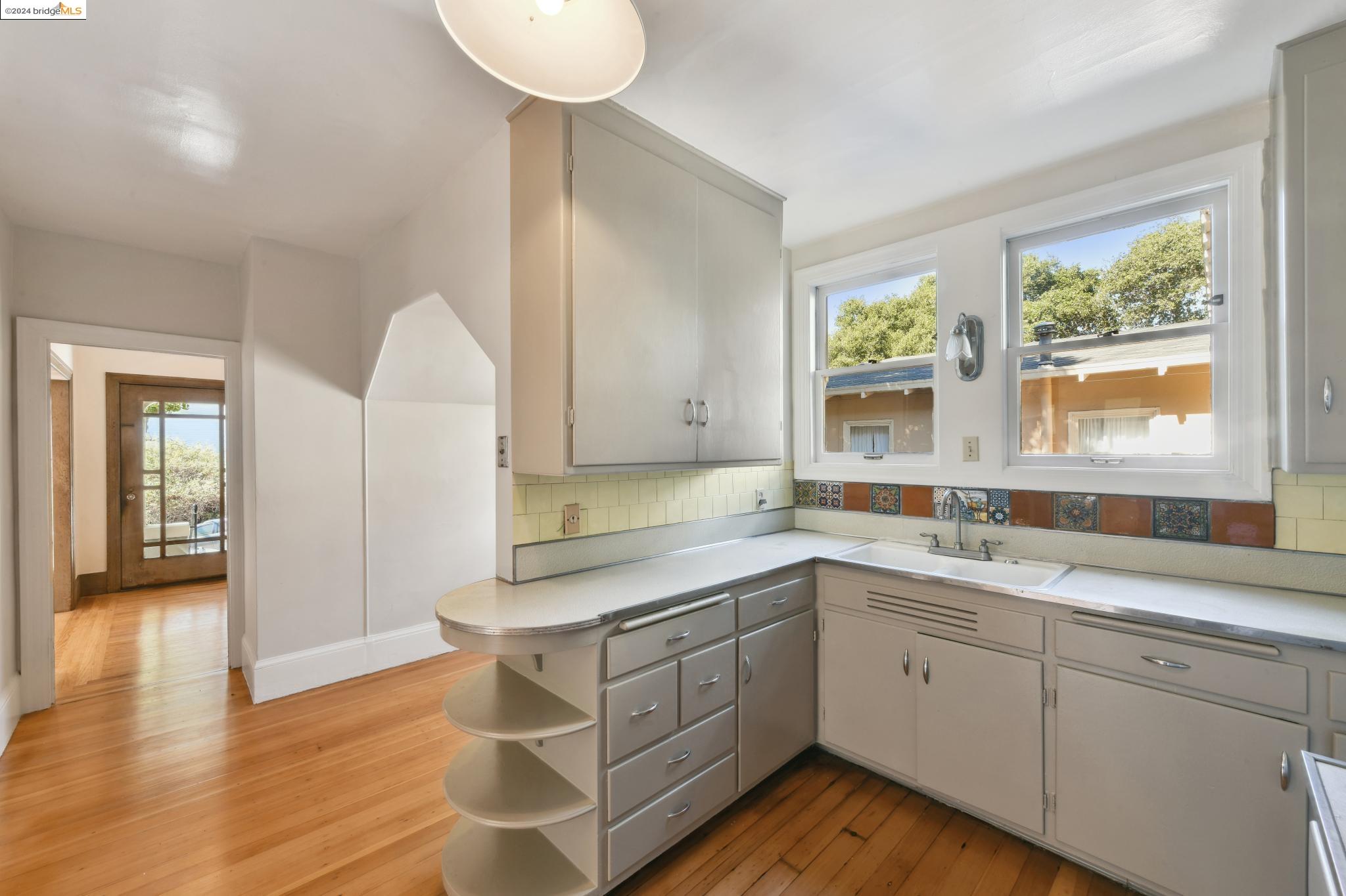1311 Oxford St