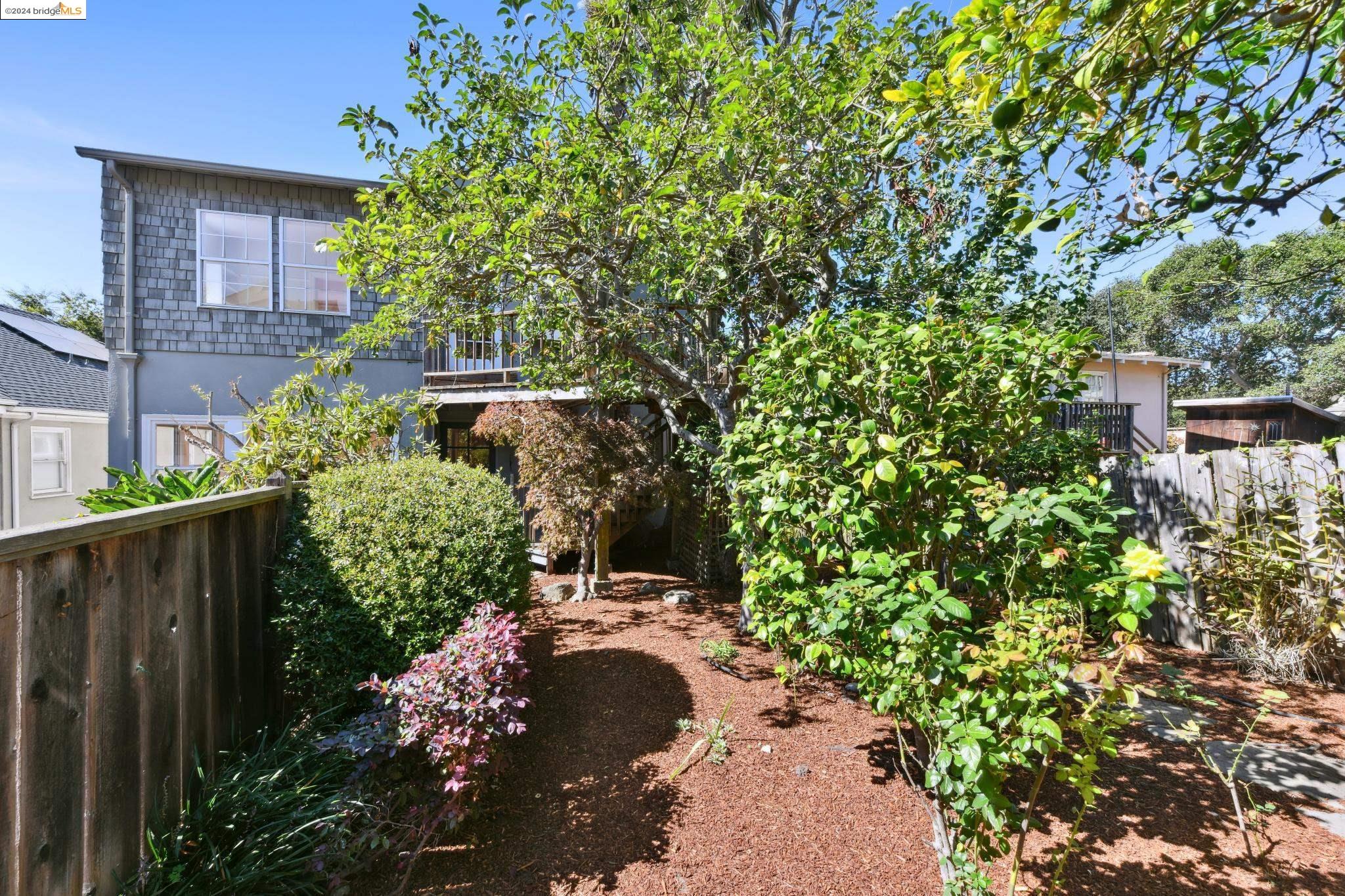 1311 Oxford St