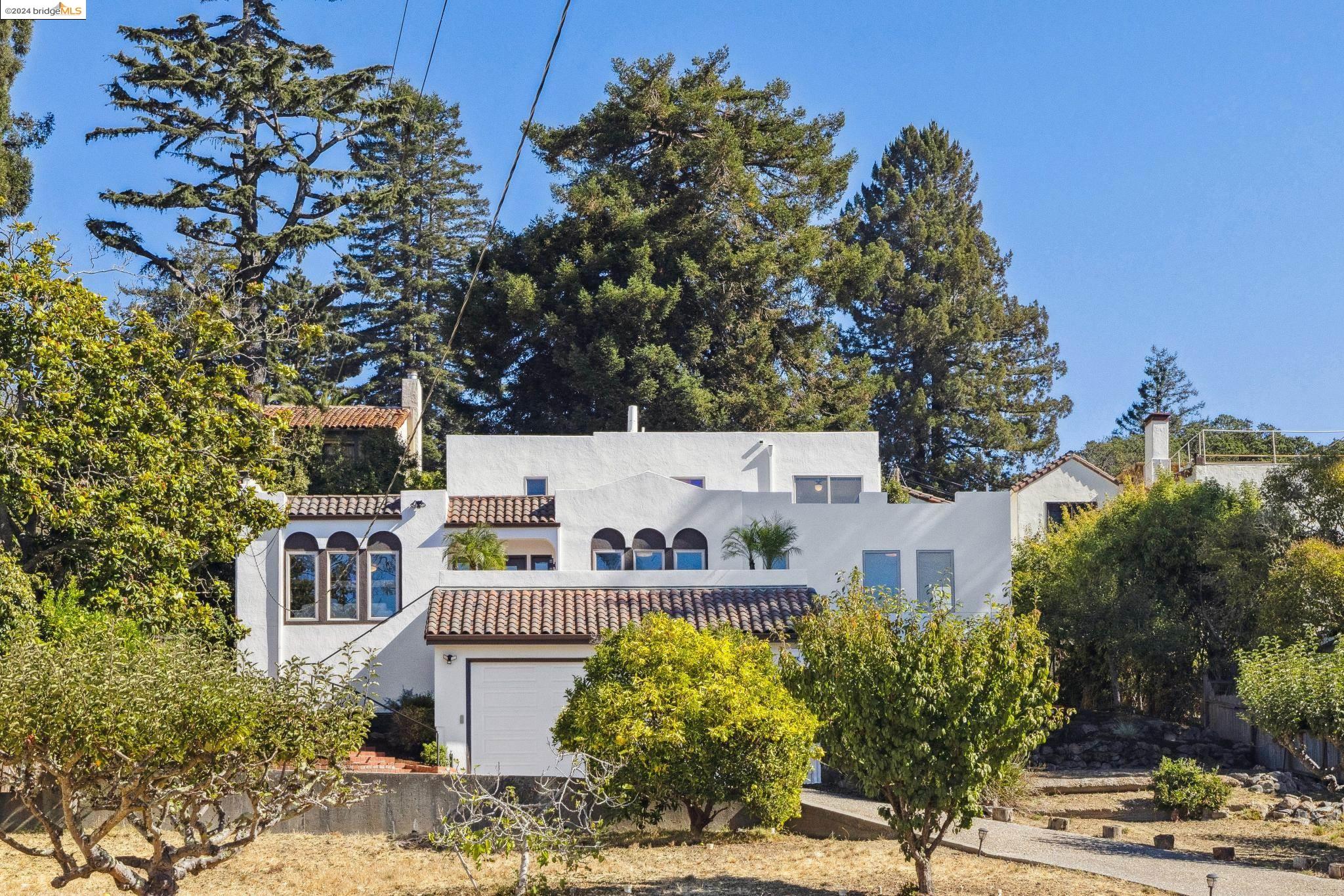 1555 Scenic Ave