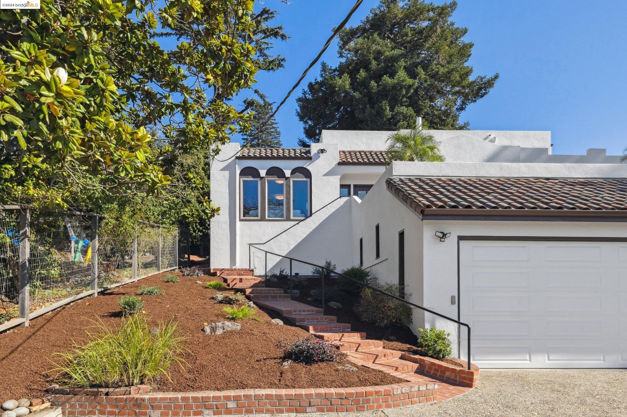 1555 Scenic Ave
