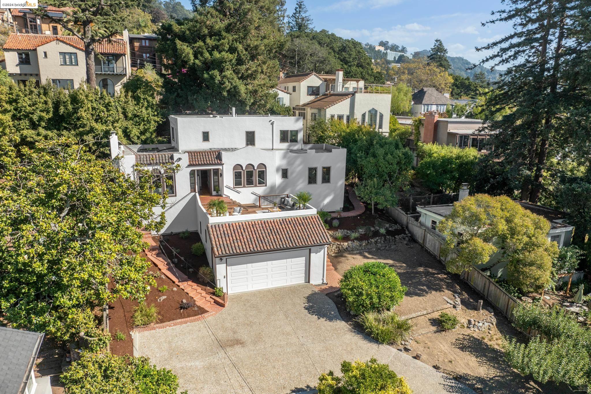 1555 Scenic Ave