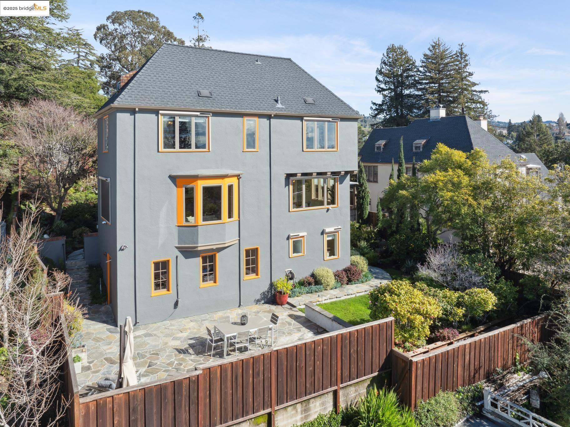 76 Eucalyptus Rd
