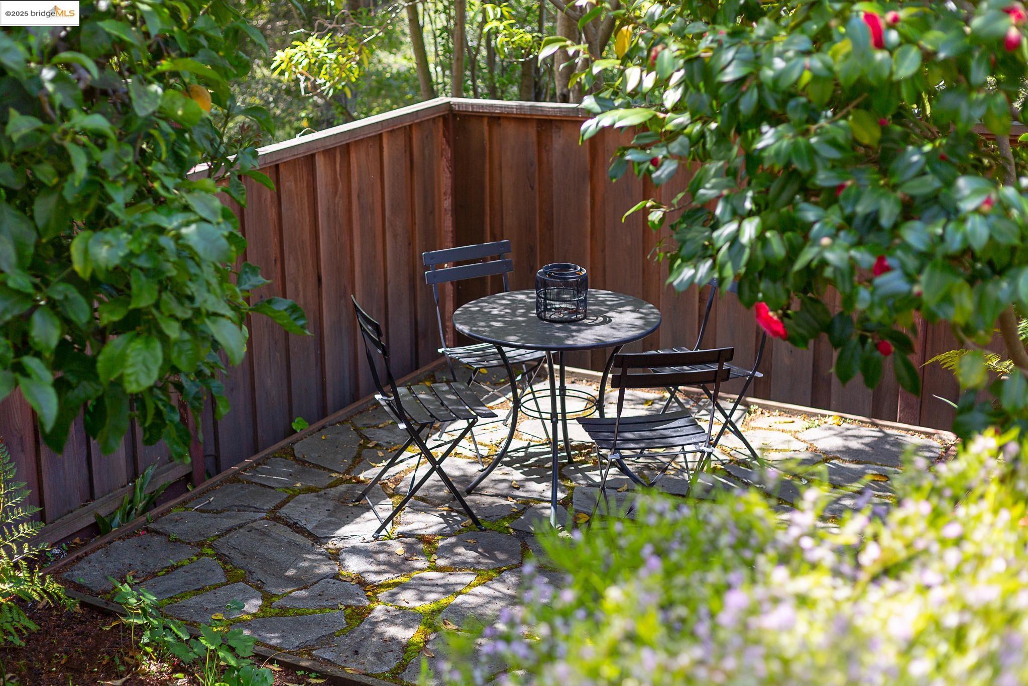 76 Eucalyptus Rd
