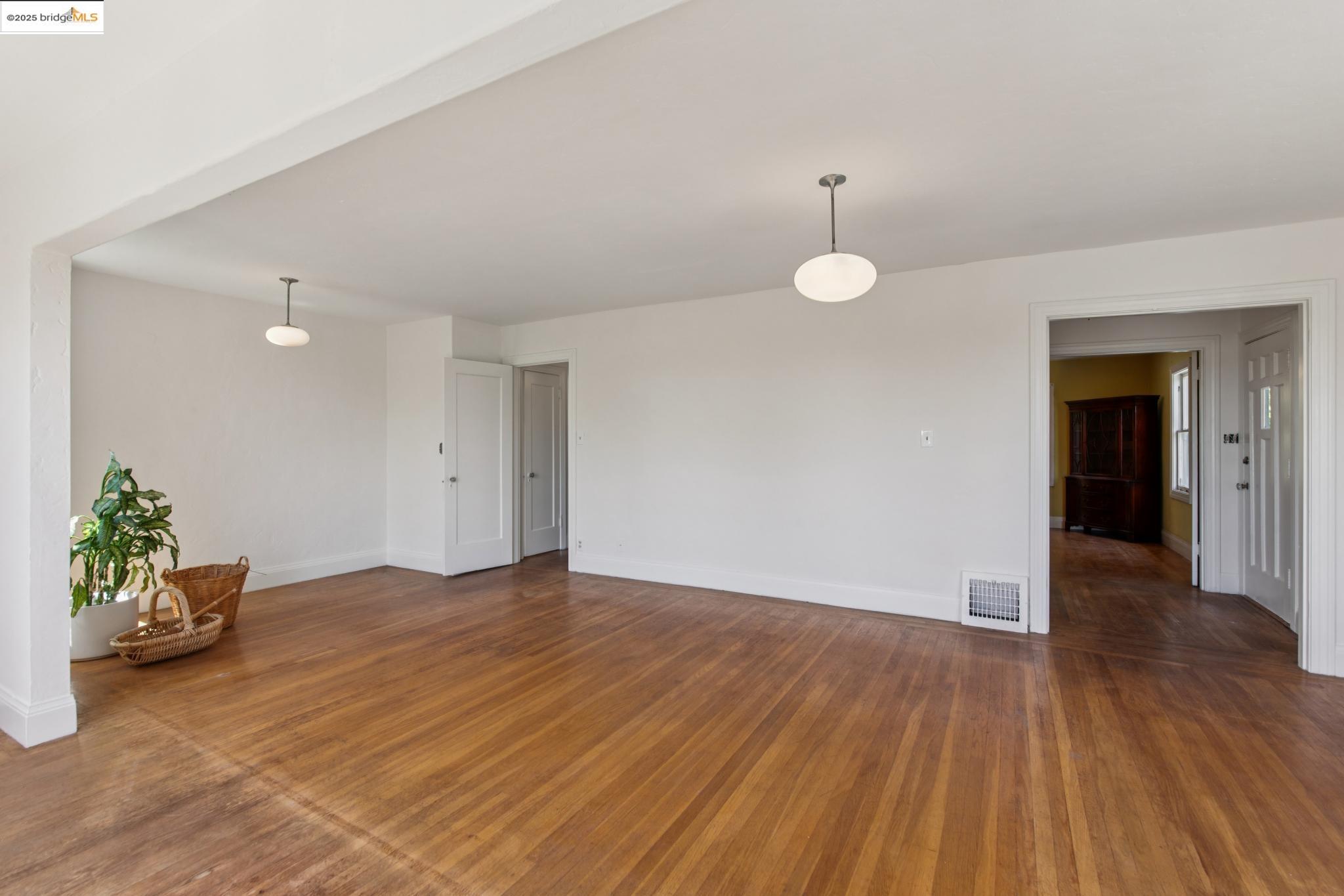 1110 Walnut St