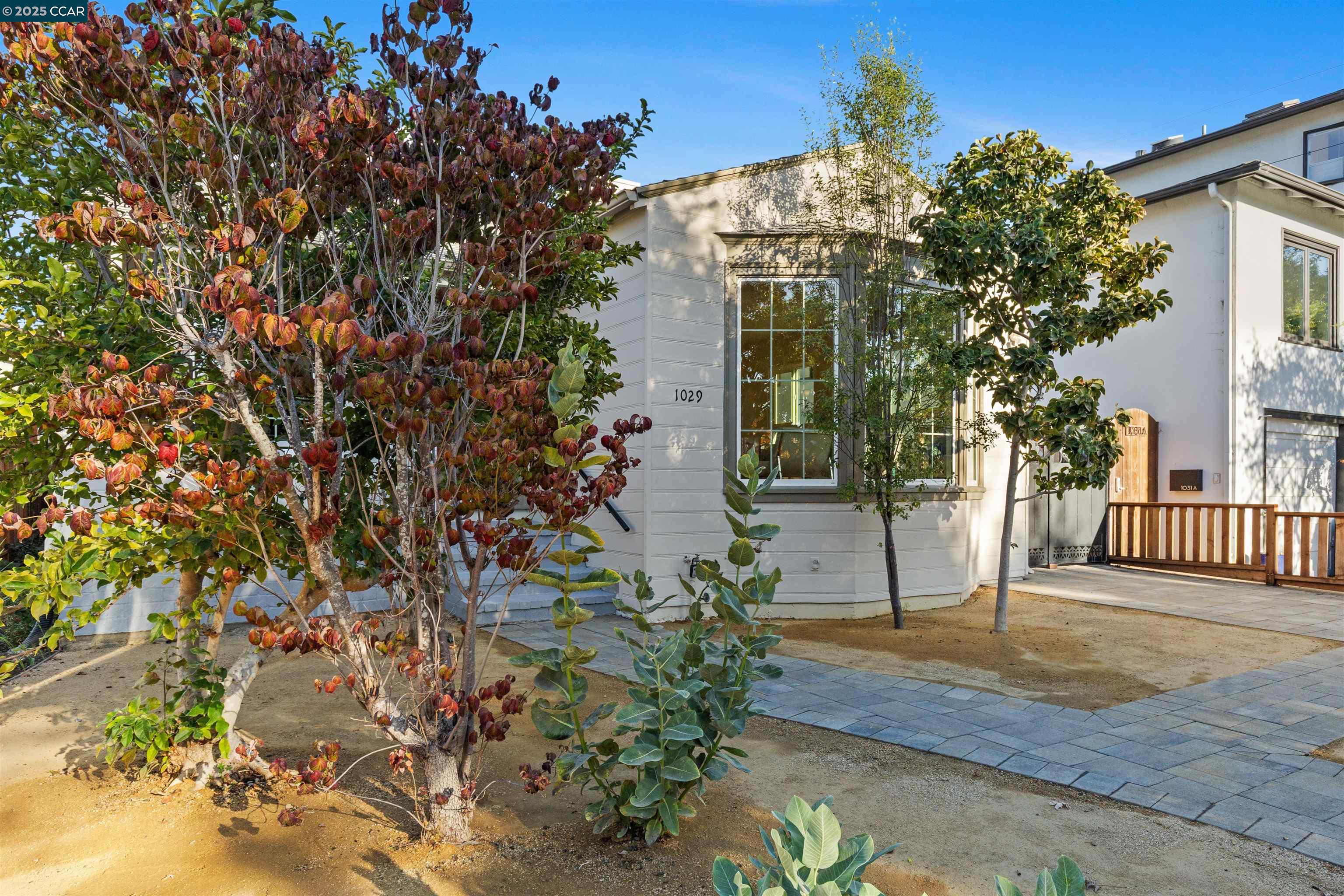 1029 Pomona Ave