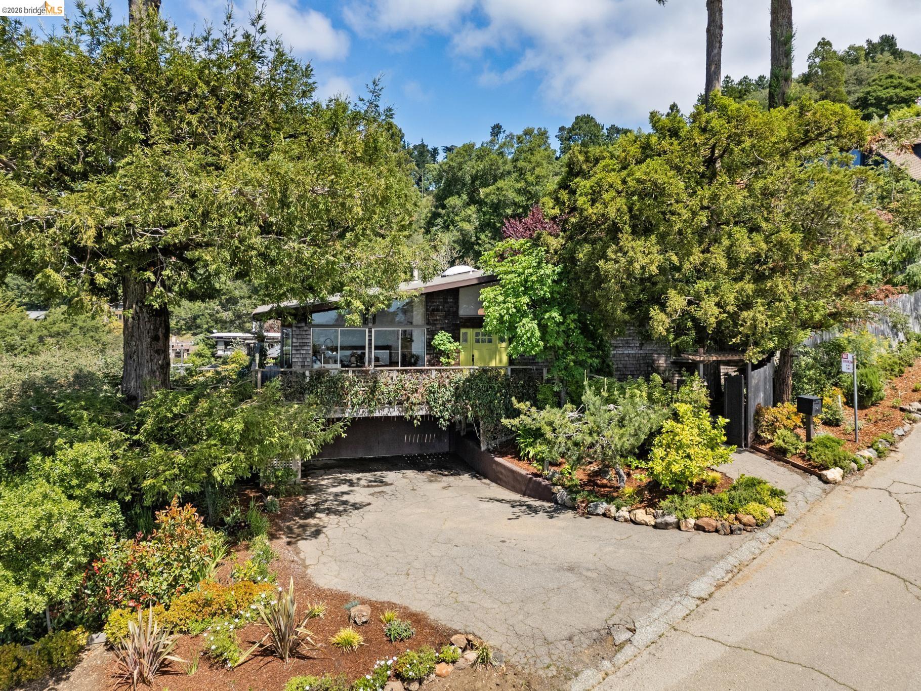 3560 Dwight Way