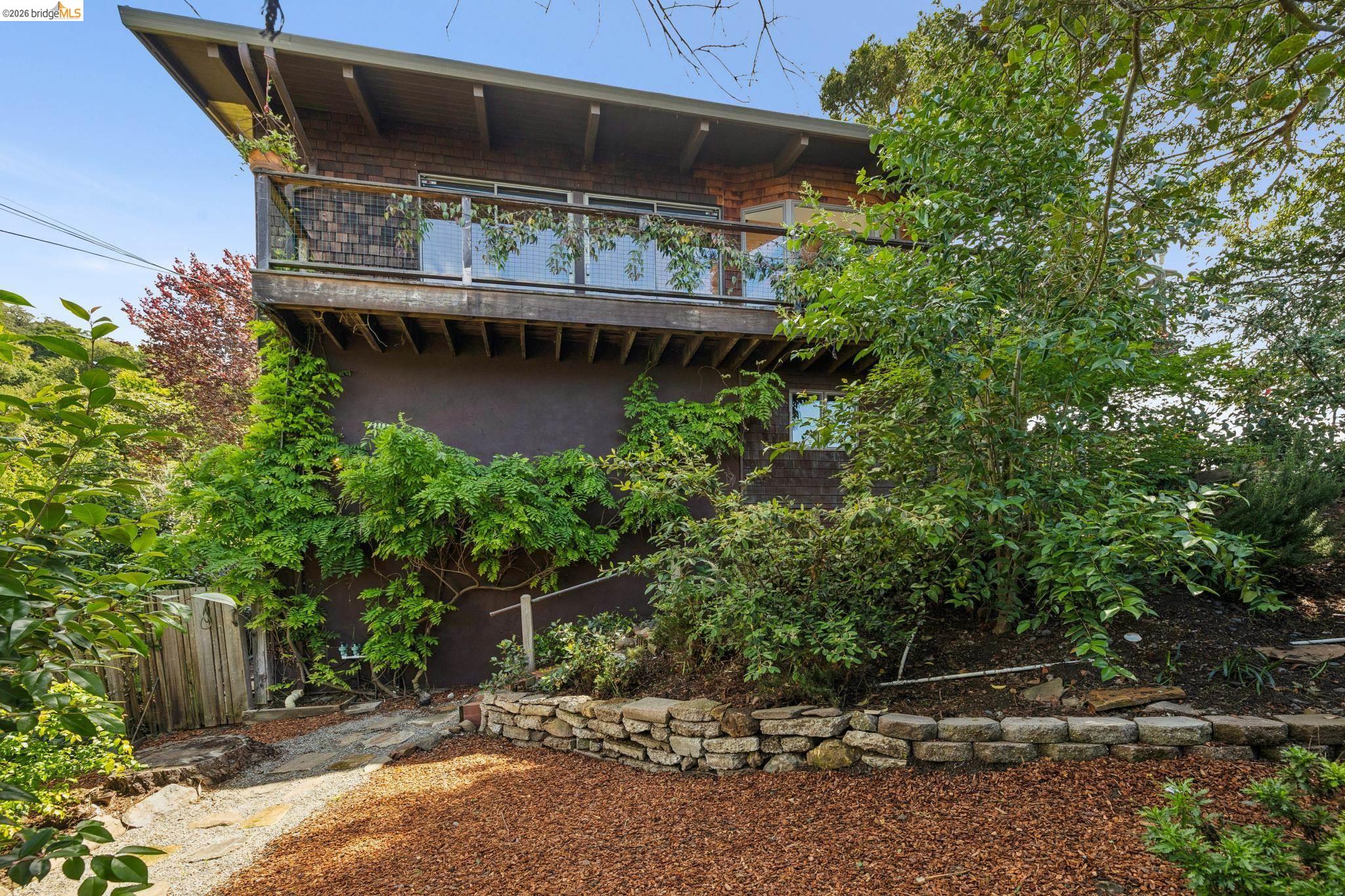 3560 Dwight Way