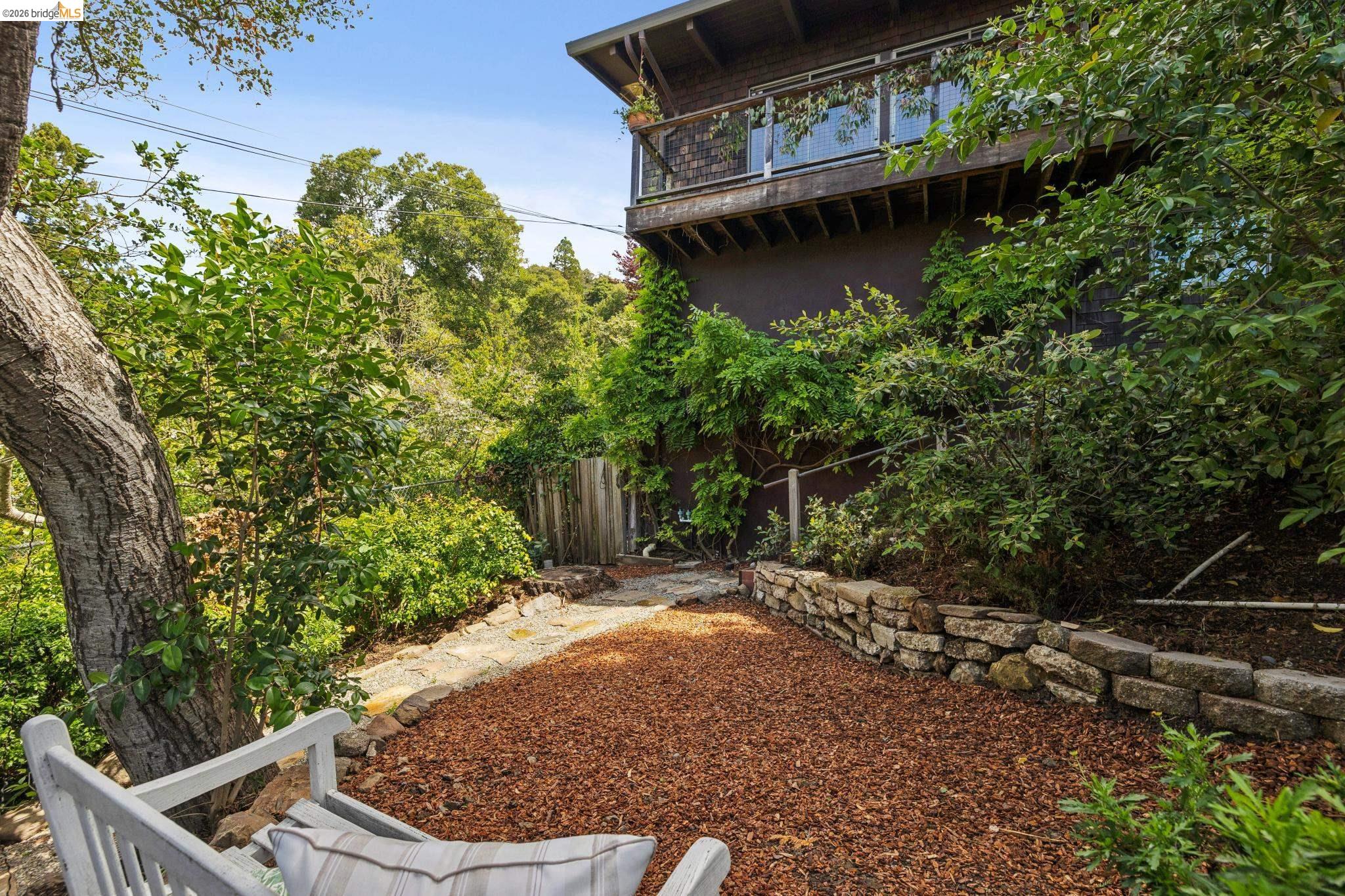 3560 Dwight Way