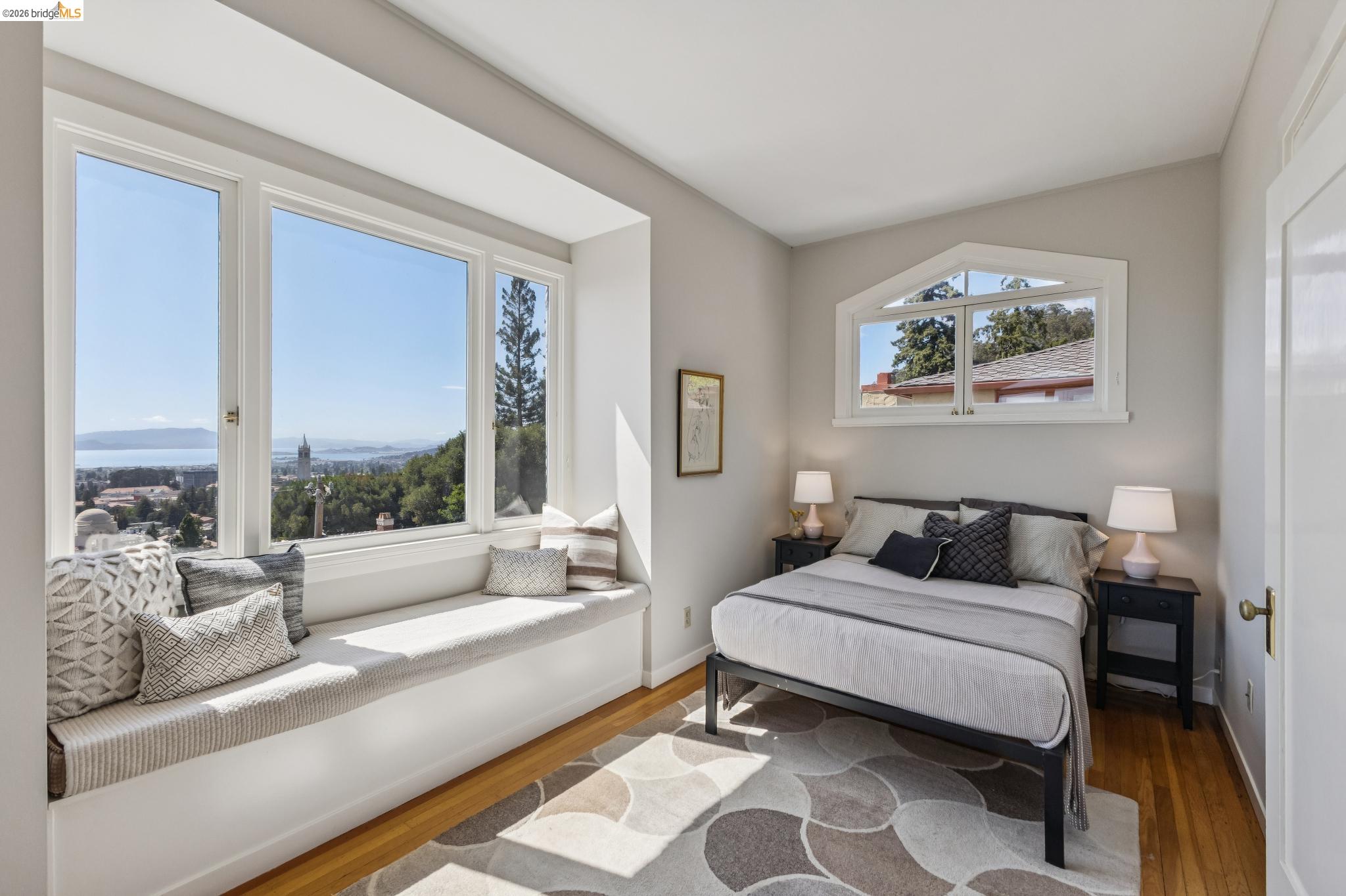 8 Mosswood Rd