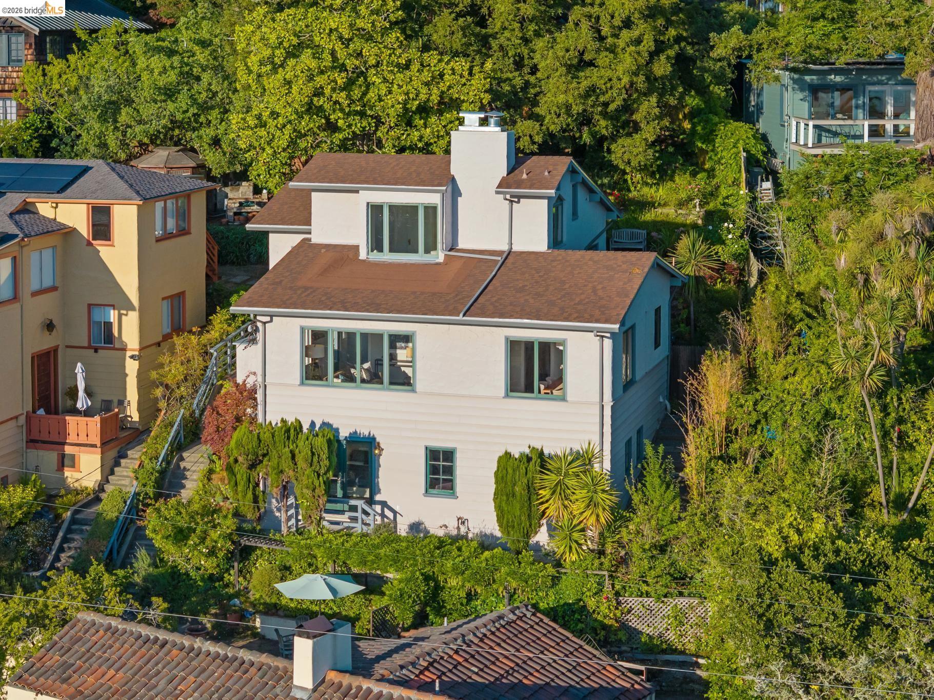 8 Mosswood Rd