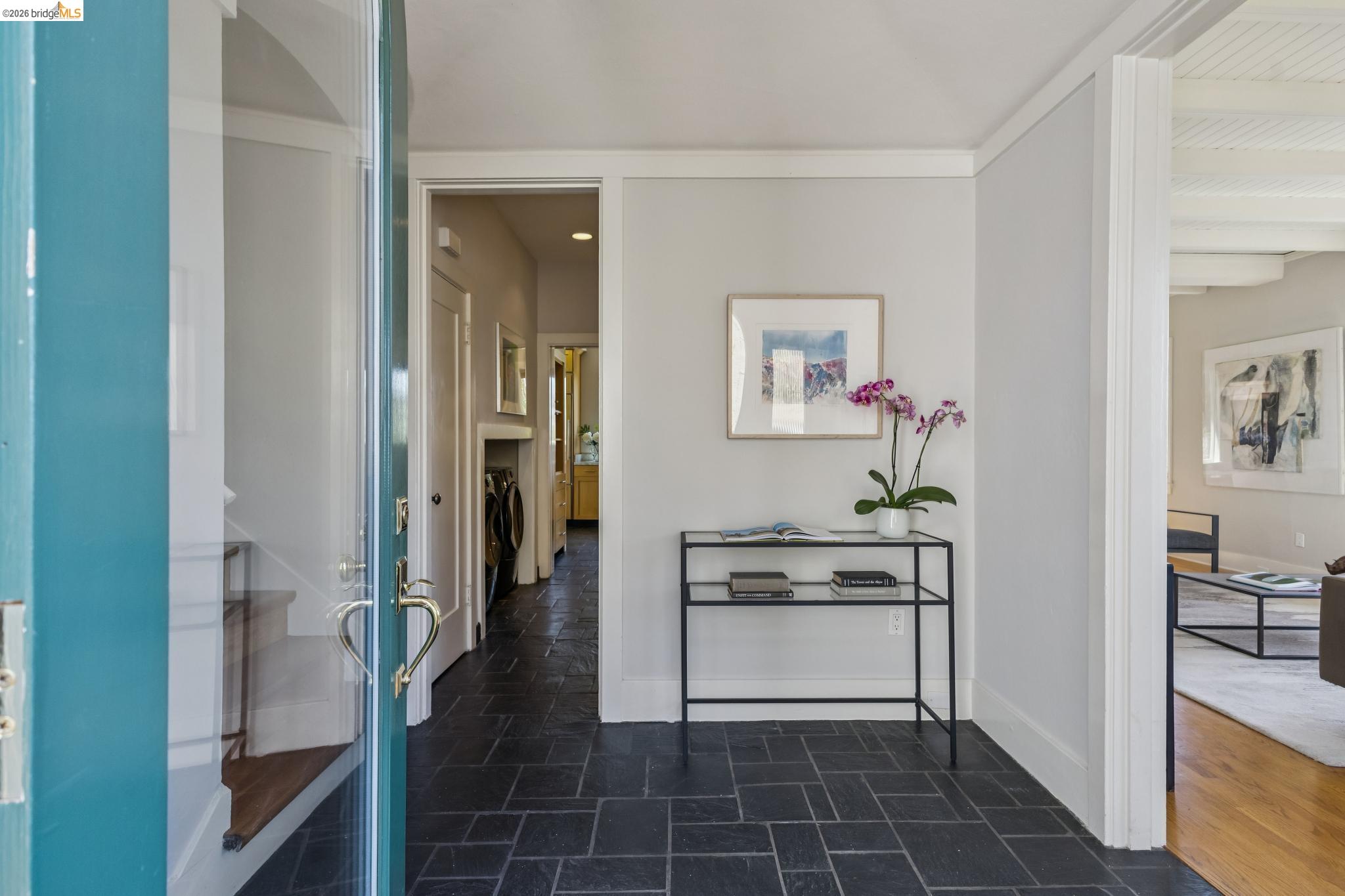 8 Mosswood Rd