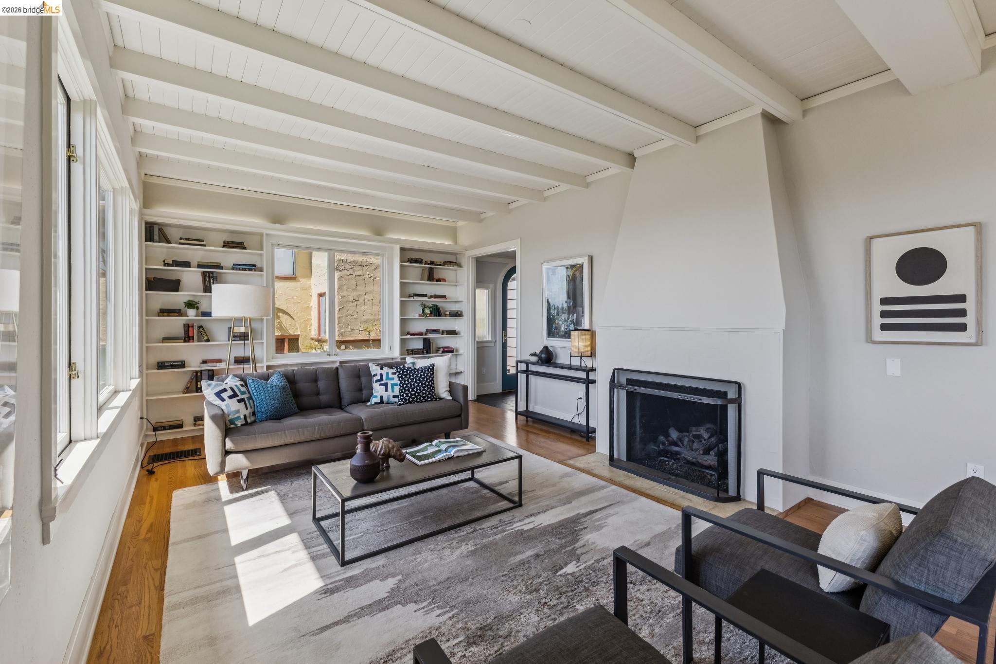 8 Mosswood Rd