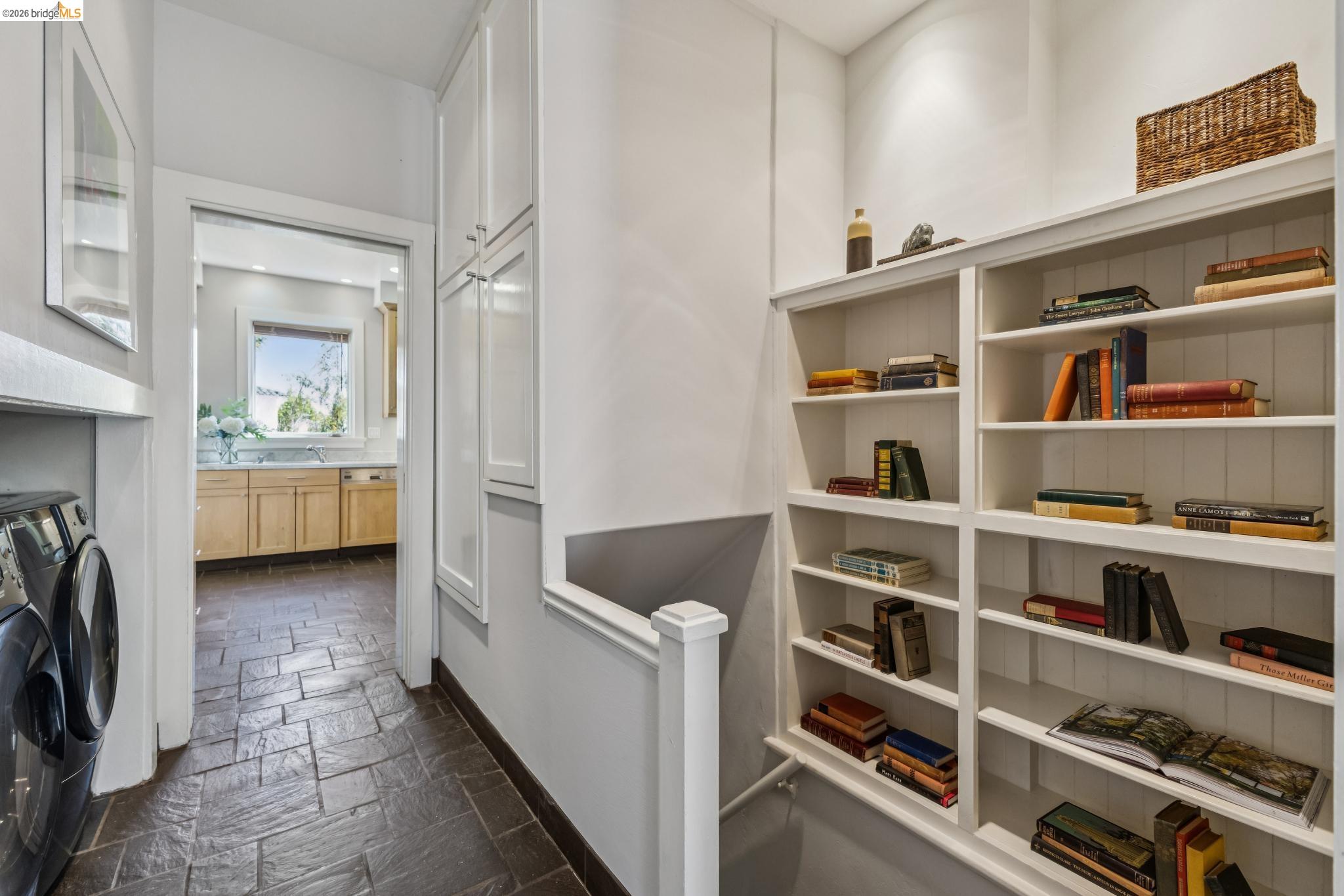8 Mosswood Rd