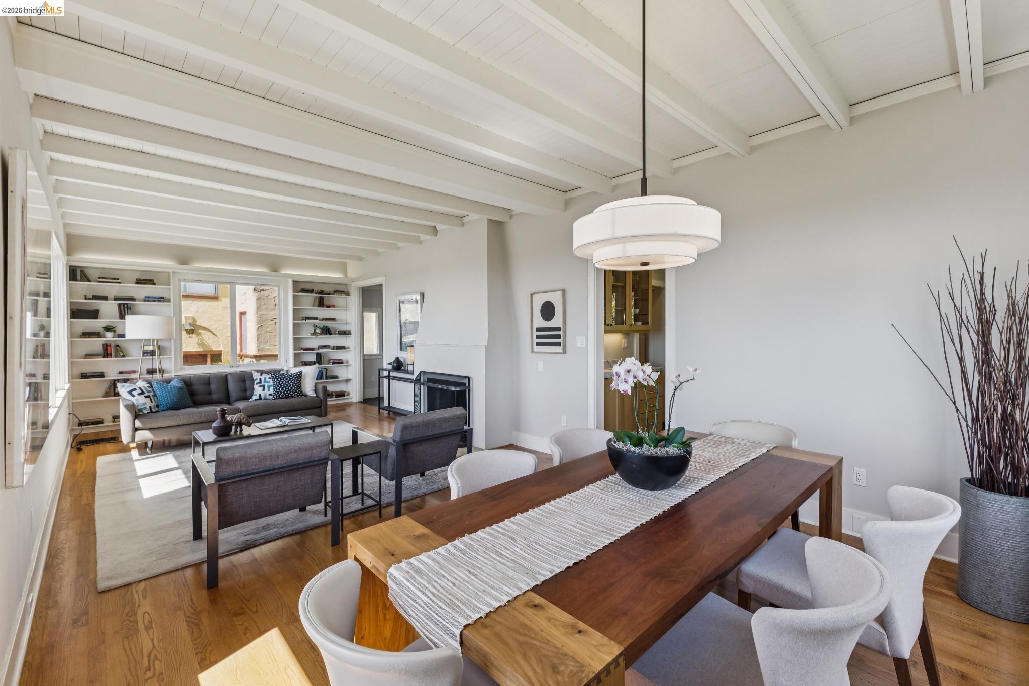 8 Mosswood Rd