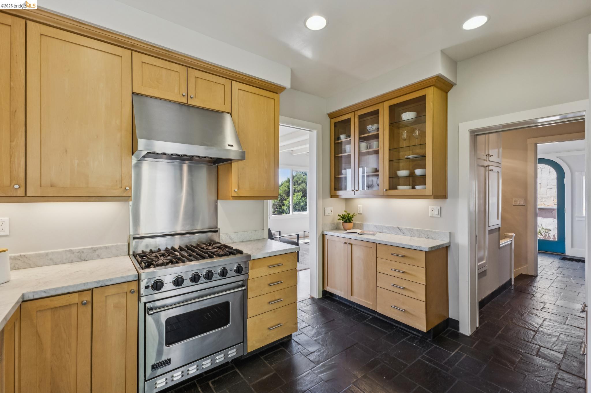 8 Mosswood Rd