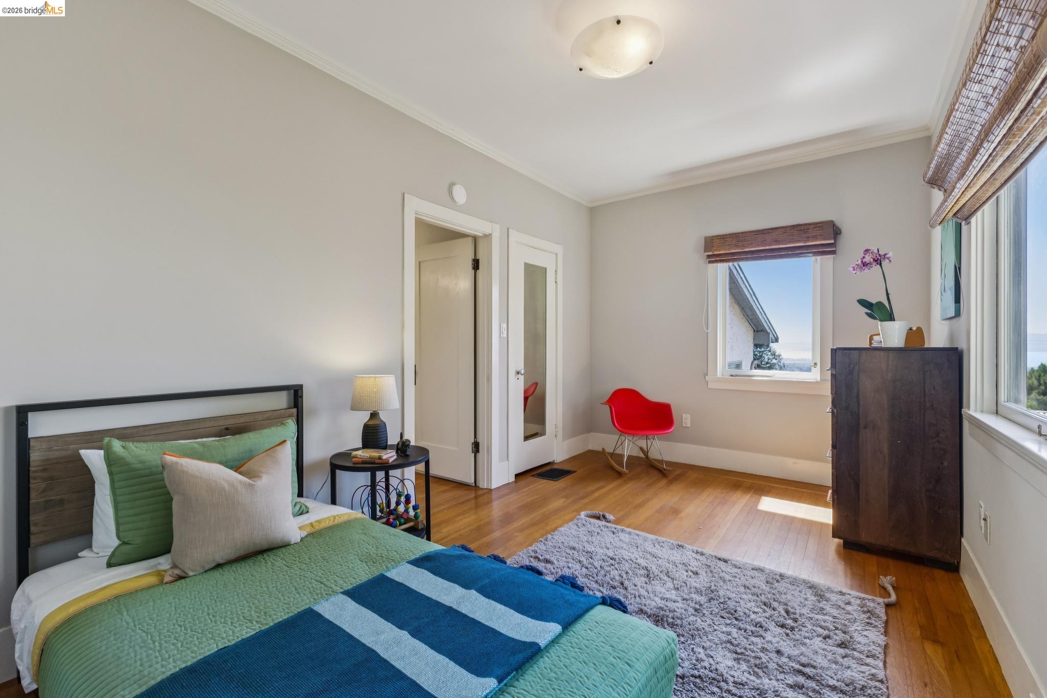 8 Mosswood Rd