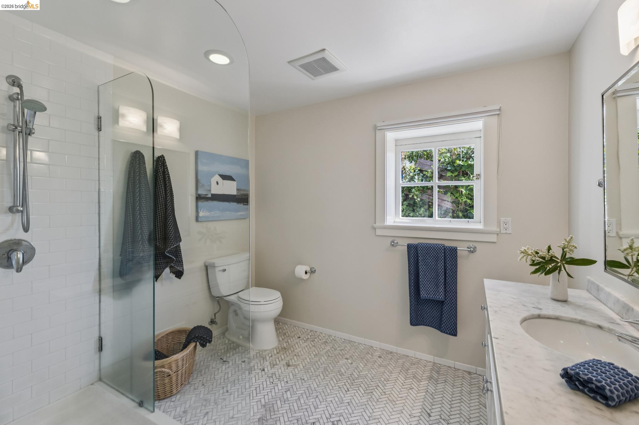 8 Mosswood Rd