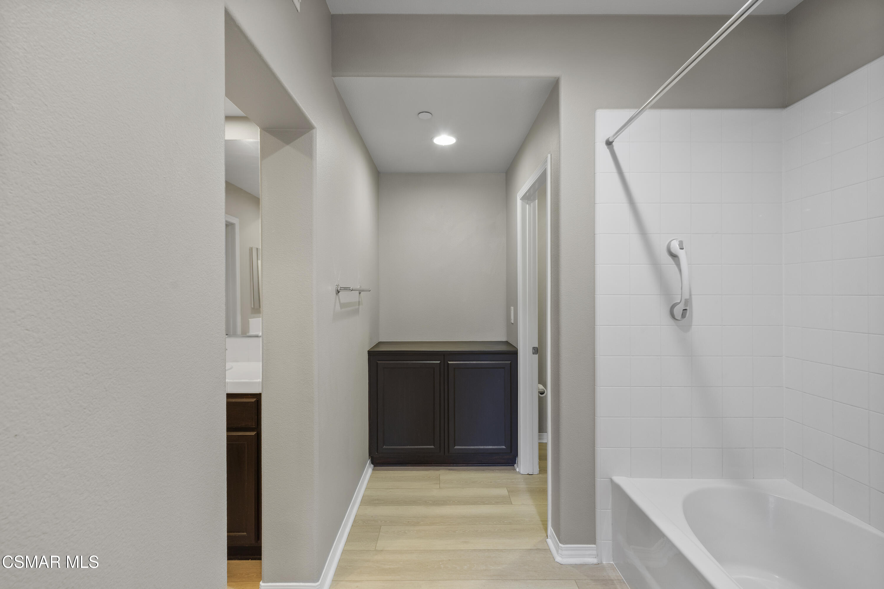 3118 N Oxnard Boulevard