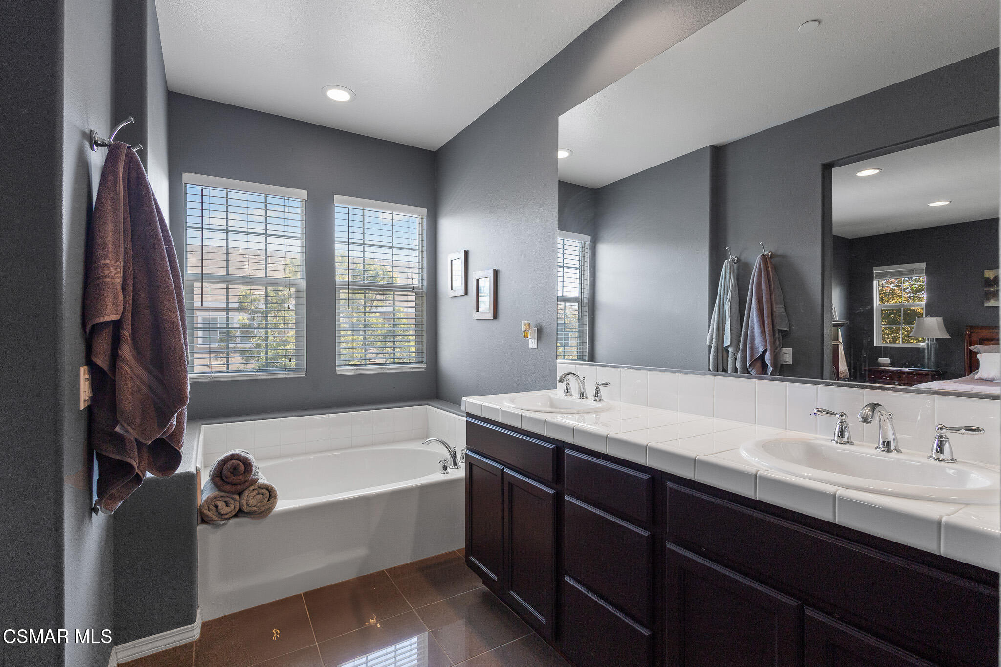 3118 N Oxnard Boulevard