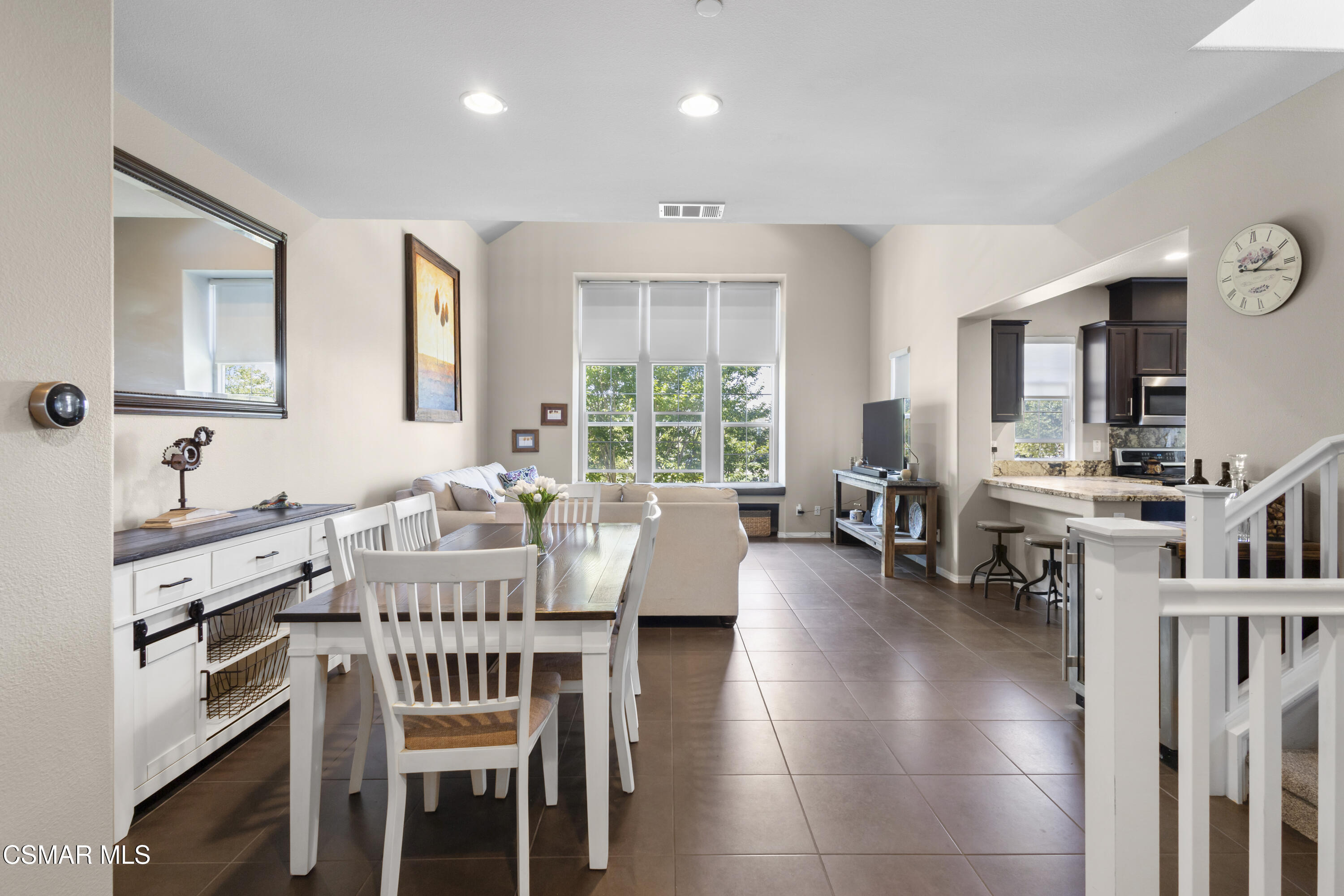 3118 N Oxnard Boulevard