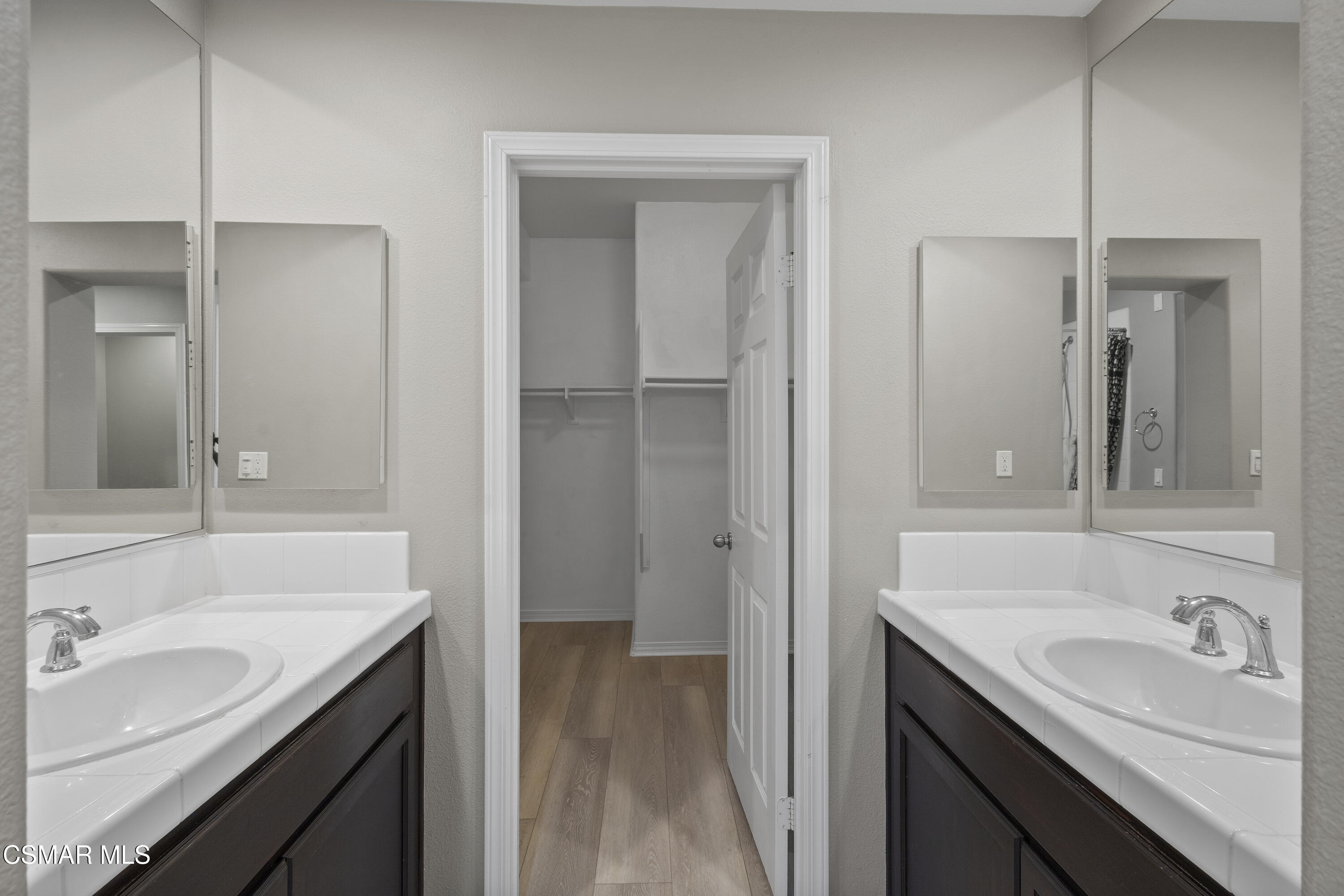 3118 N Oxnard Boulevard