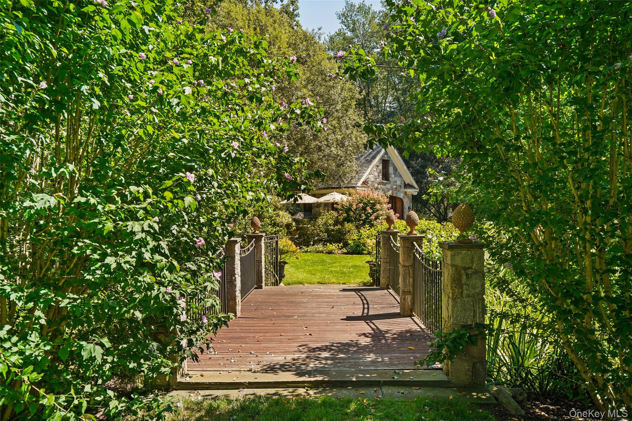 29 Upper Hook Road